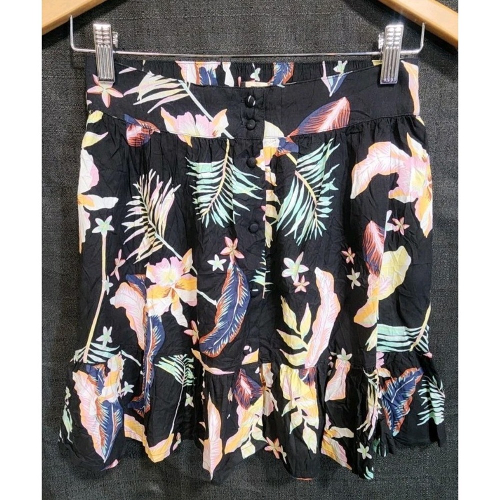 Roxy Night Time Floral Mini Skirt Sz XS Ruffle Wrap Elastic Waist Black Floral‎
